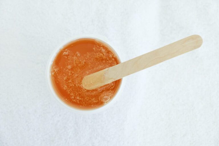 CBD-Wachs in Schale von oben